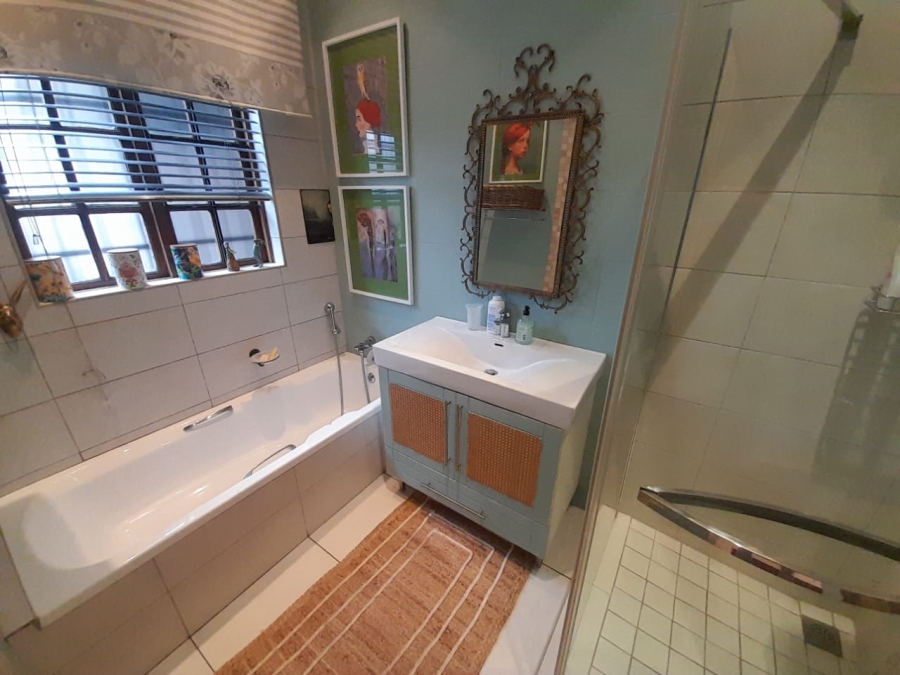 3 Bedroom Property for Sale in Safari Gardens North West